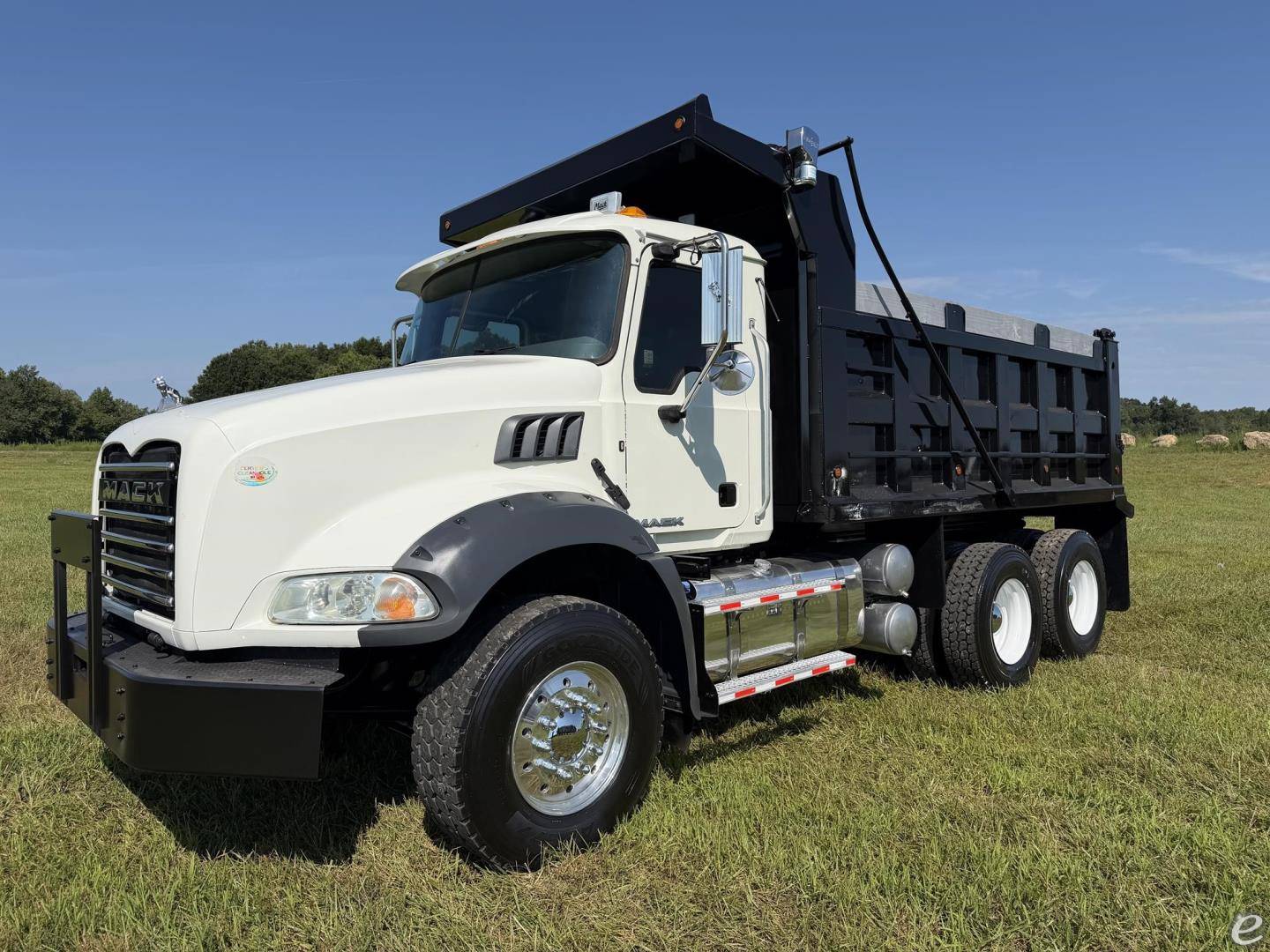 2015 Mack GRANITE GU813