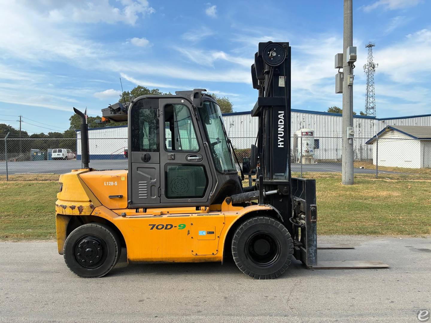 2020 Hyundai 70D-9