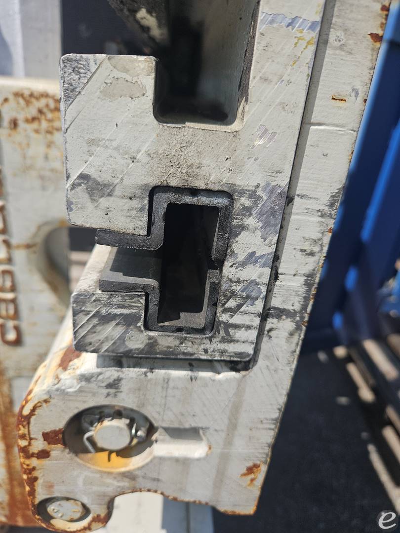 2018 Cascade R25D-CCB-35Q