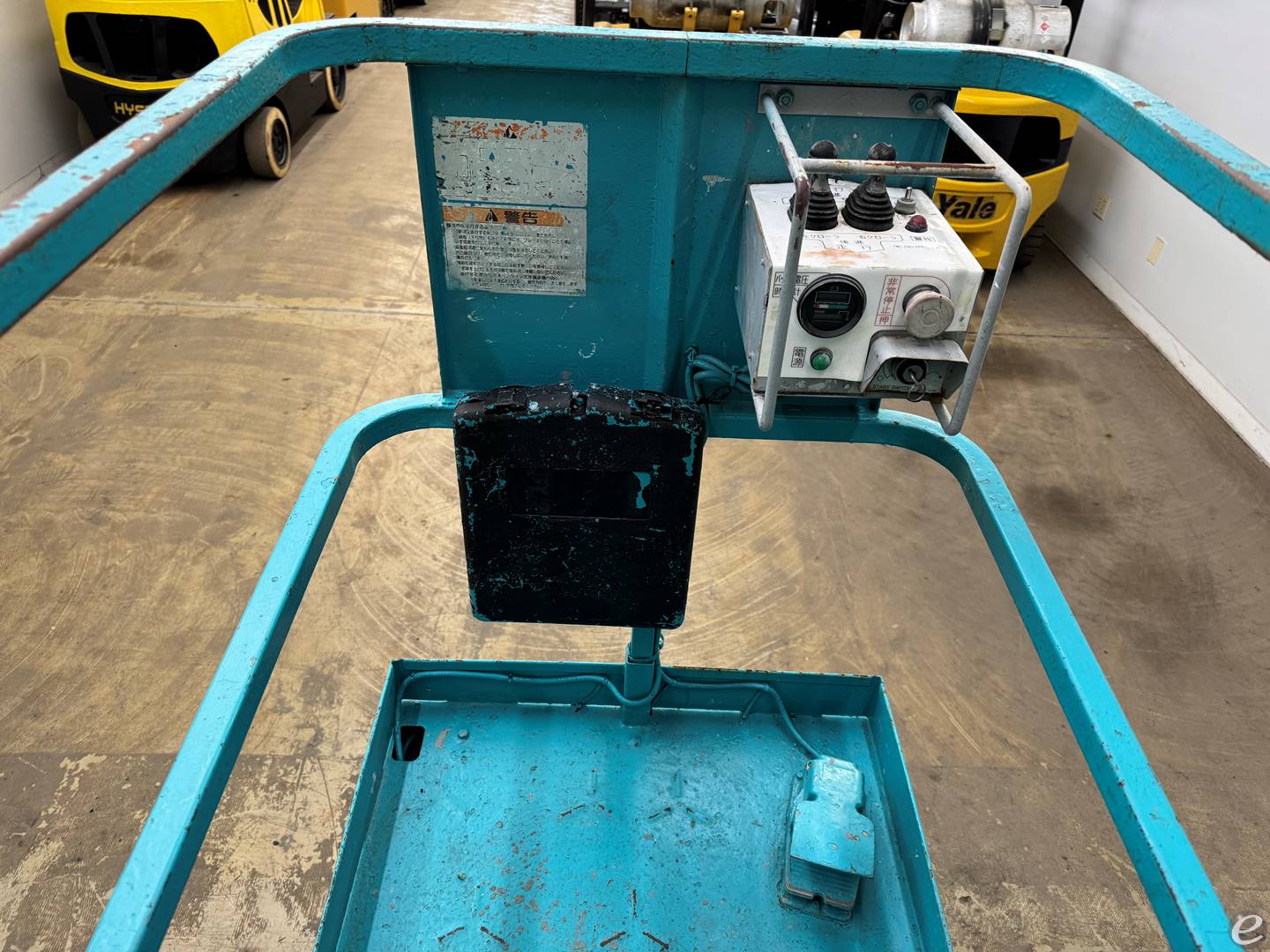 2012 Used AIRMAN ENCL040