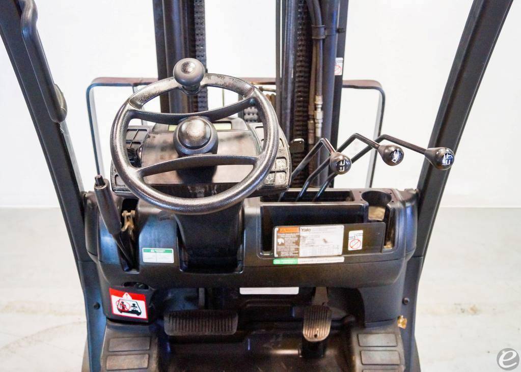 2021 Yale GLP030VX