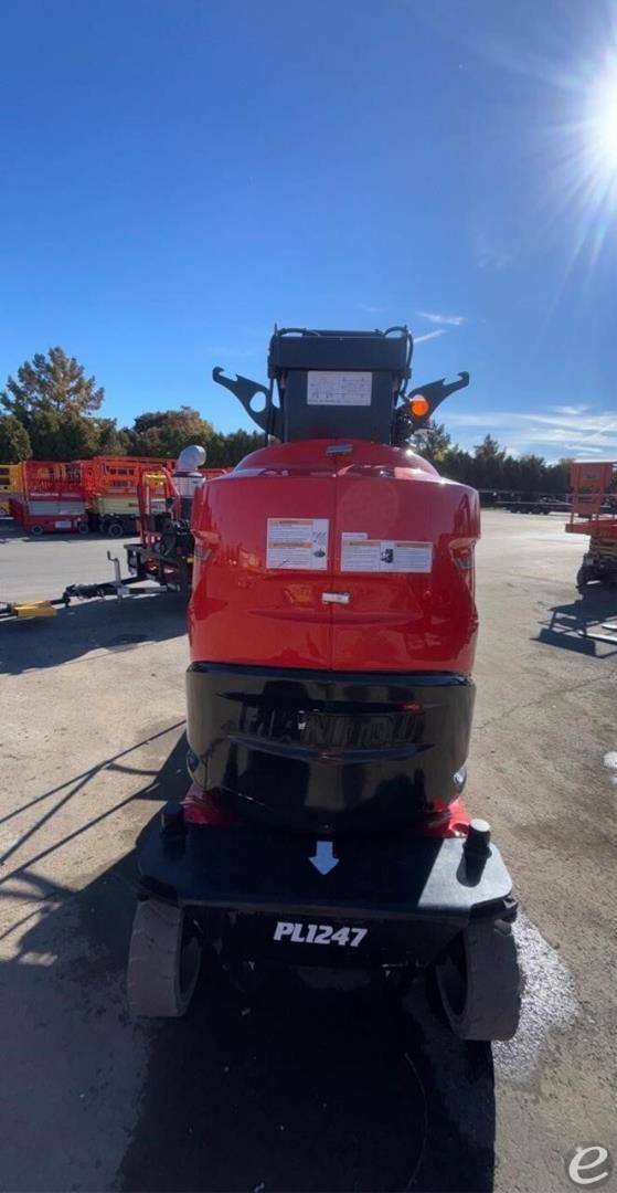 2022 Manitou 26VJR