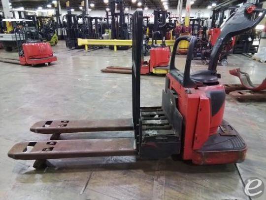 2017 Raymond 8410 Electric Forklift - 123Forklift
