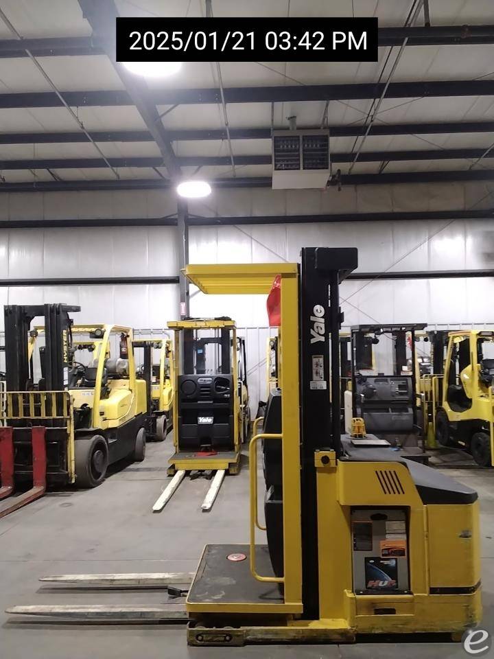 2015 Yale OS030EF