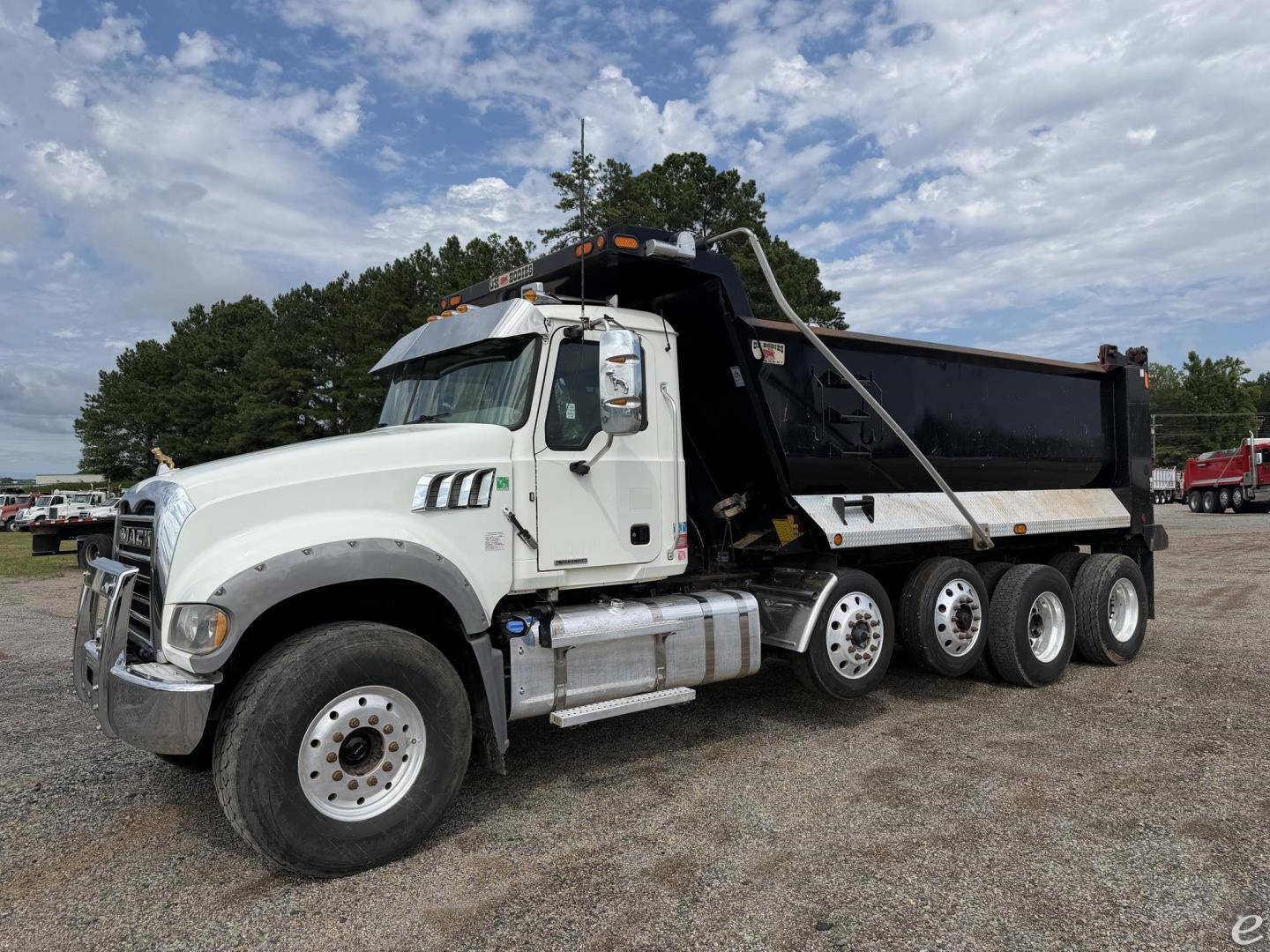 2021 Mack GRANITE 104FR