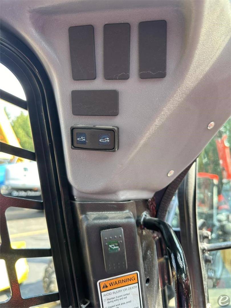 2023 Manitou 2700V NXT:2