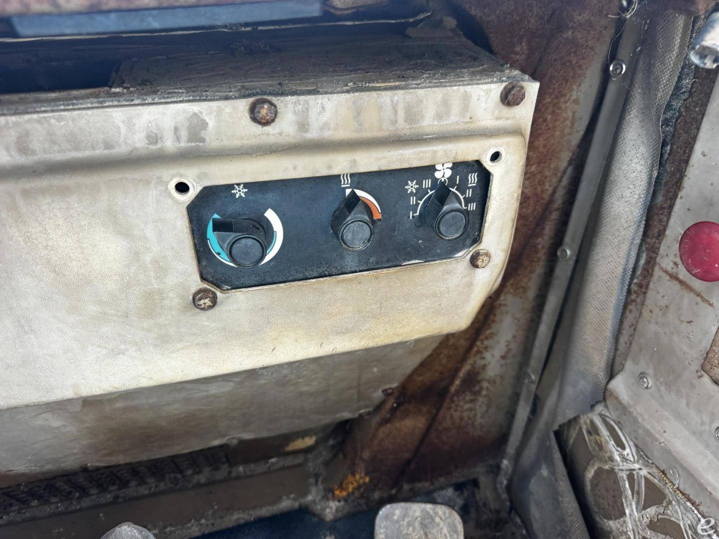 1984 Cat 615