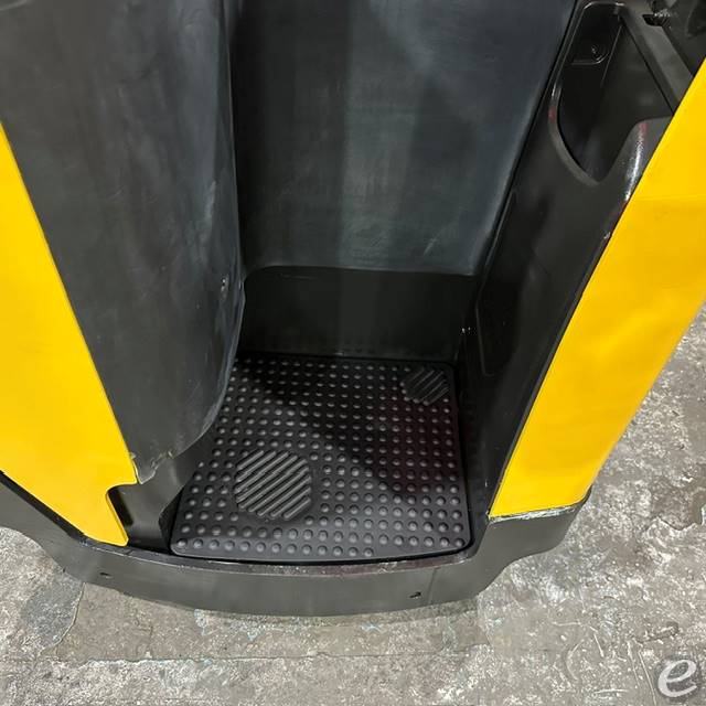 2021 Yale NR045EB