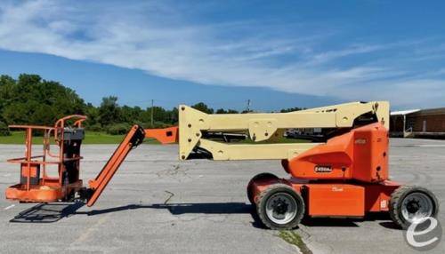 2016 JLG E450AJ