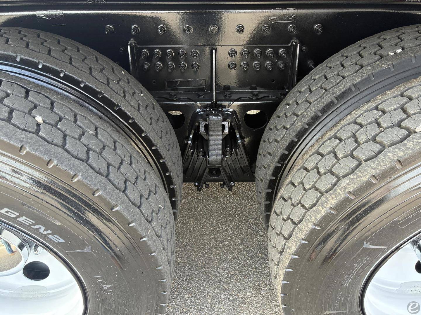 2023 Peterbilt 548