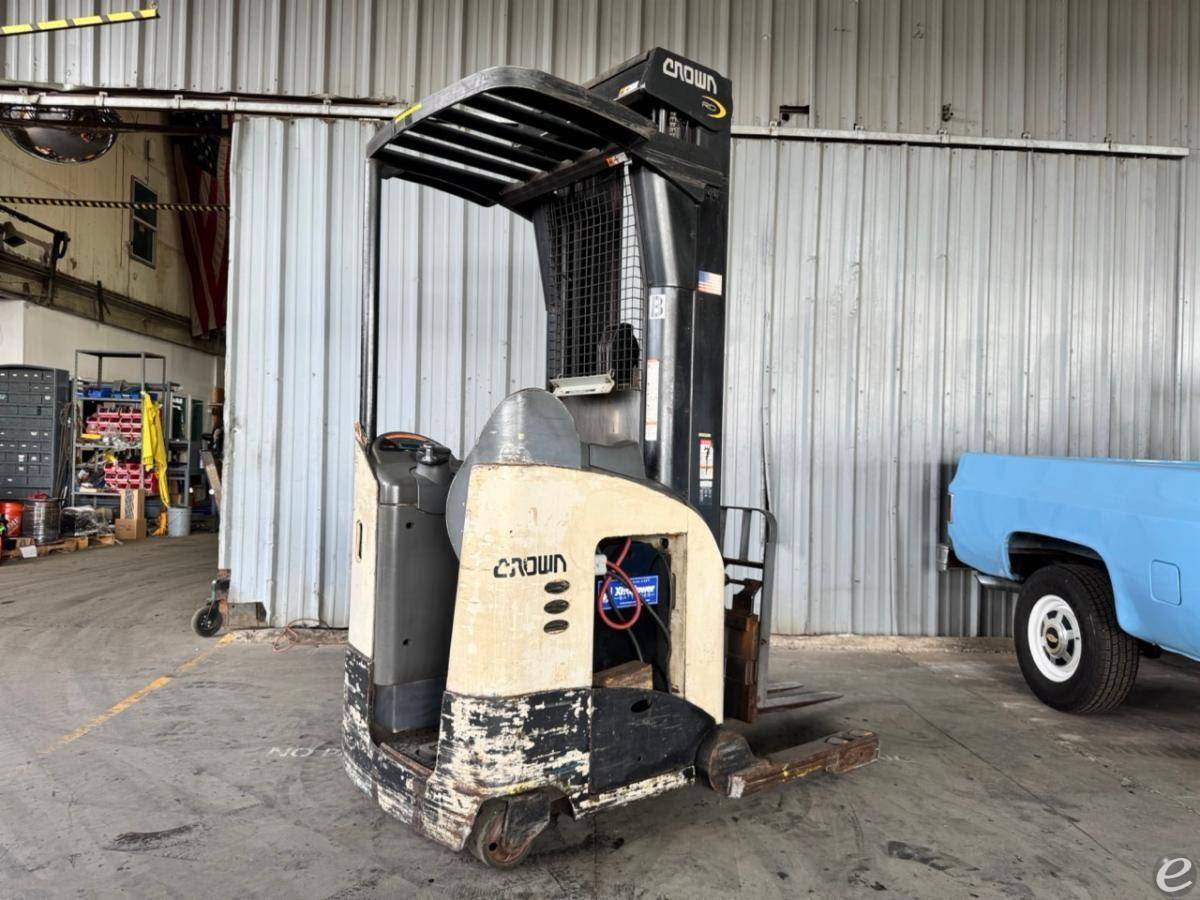 2011 Crown RD5725-30