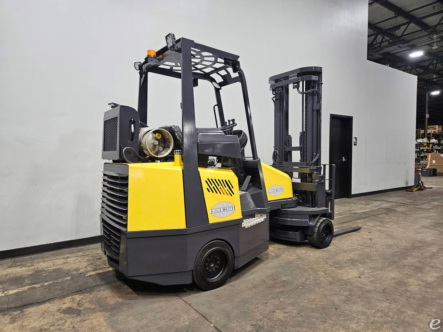 2019 Aisle-Master 44S