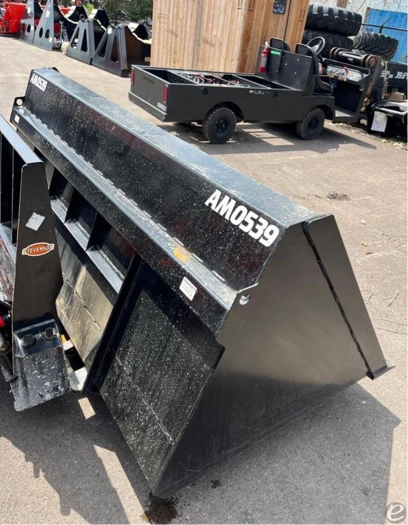 2023 Manitou 84