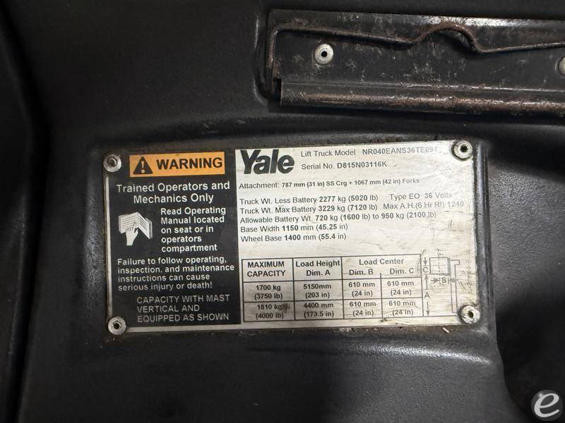 2012 Yale NR040EA