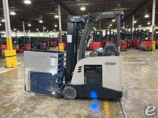 2023 Crown RC5735-35