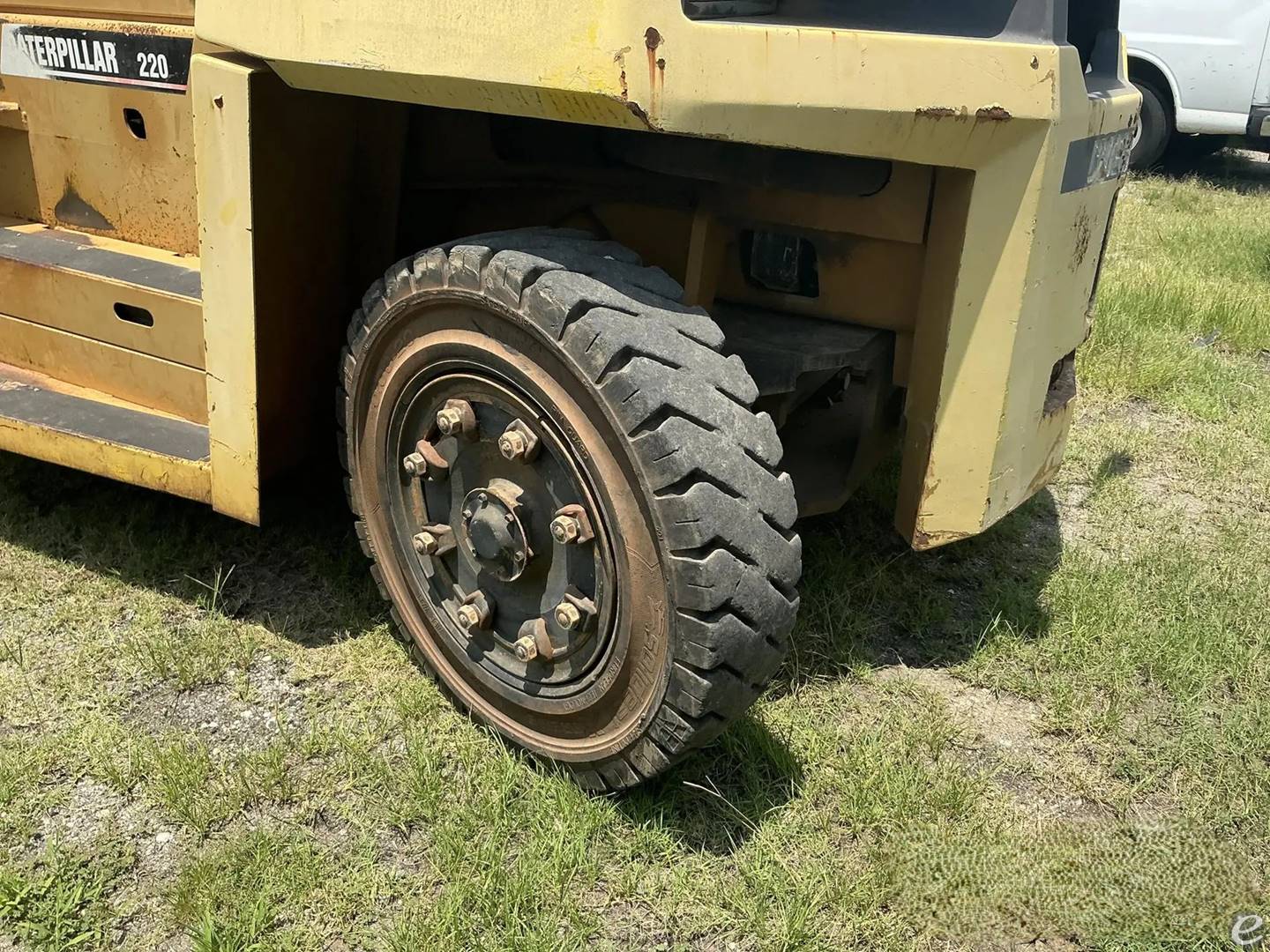 2006 Cat DP100