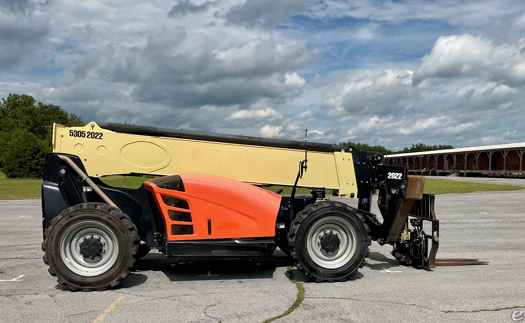 2020 JLG 1255
