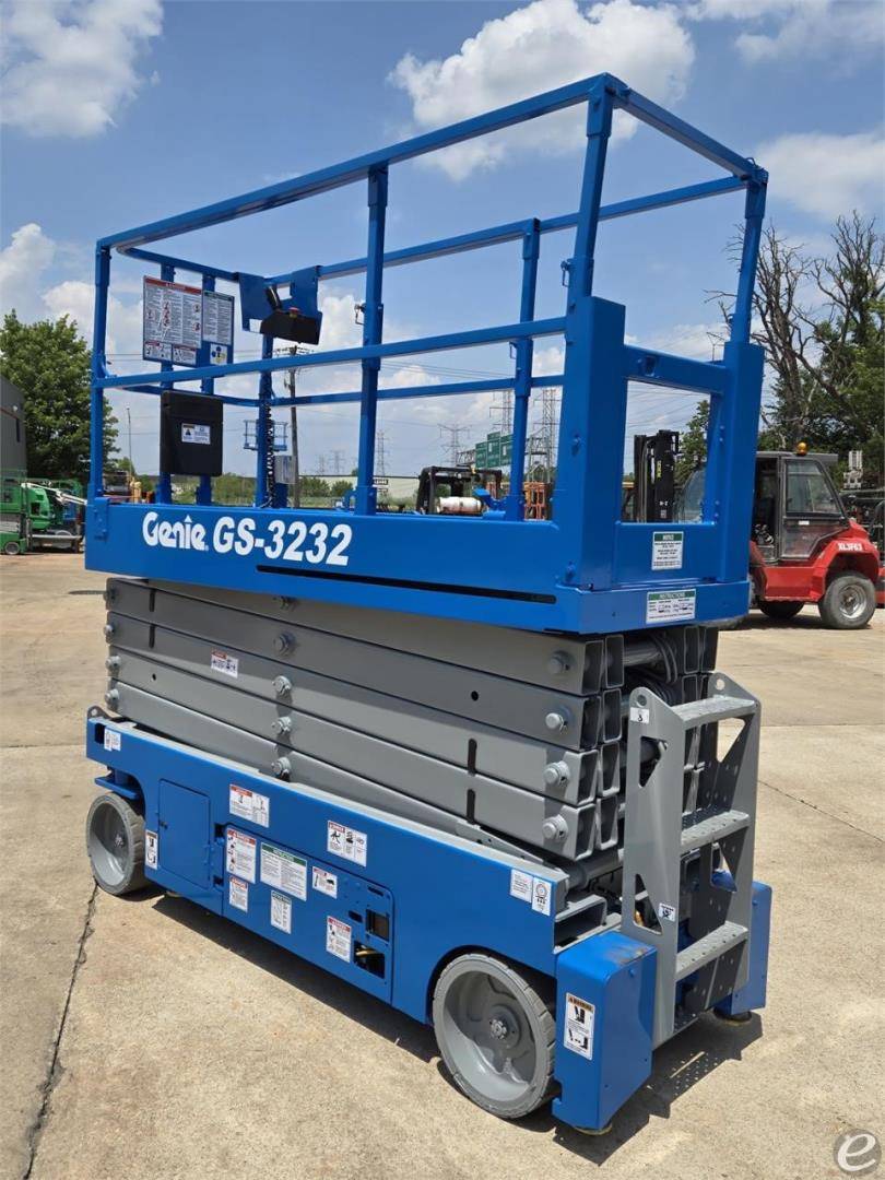 2015 Genie GS3232 Electric Scissor Lift - 123Forklift