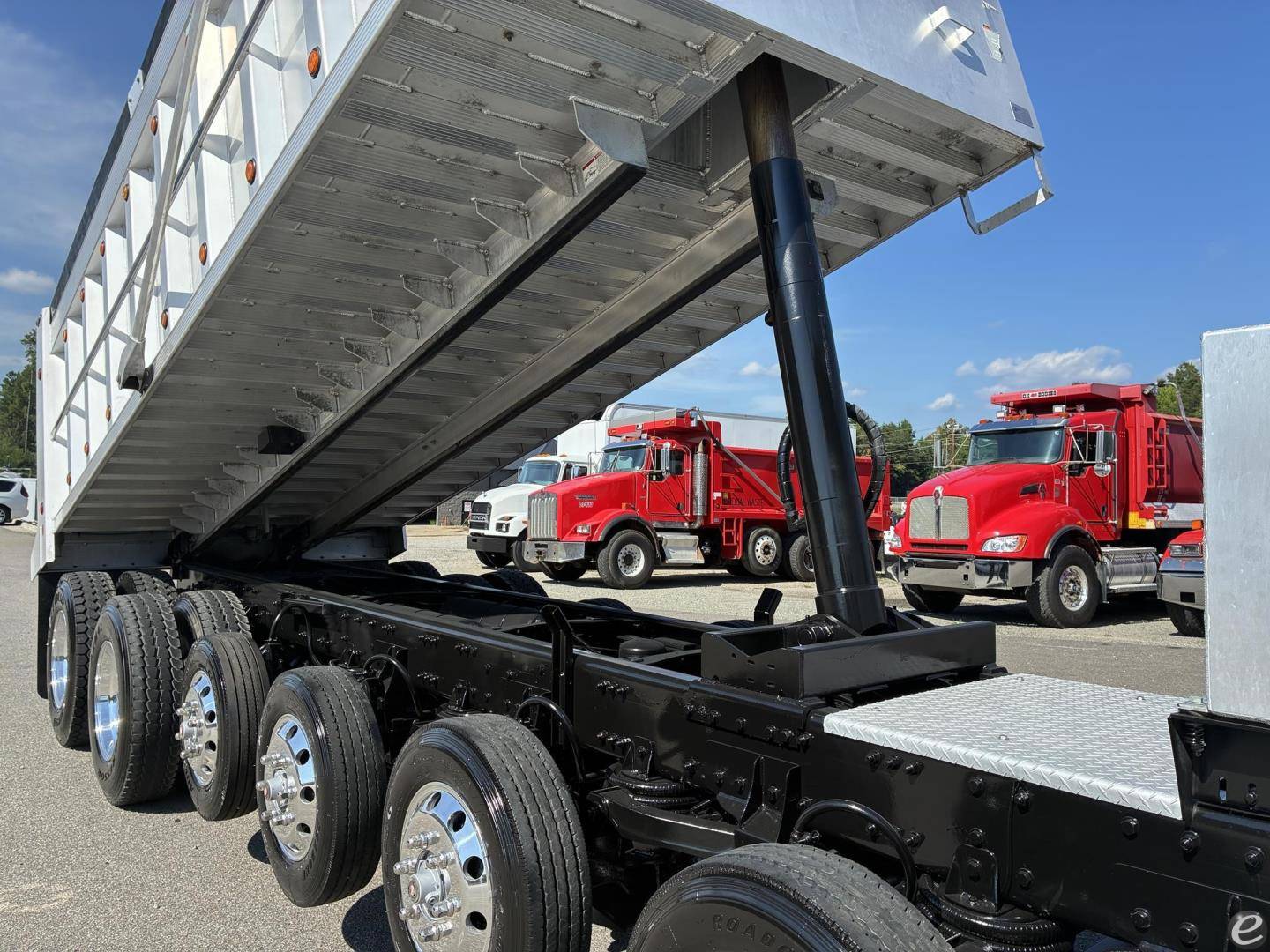 2023 Freightliner 122SD