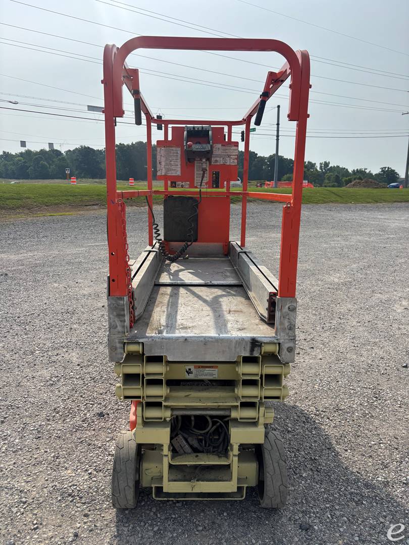 2010 JLG 1930ES