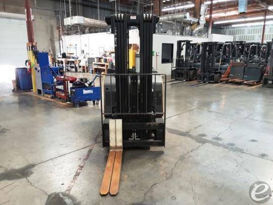2017 Yale ESC030 Electric Forklift - 123Forklift