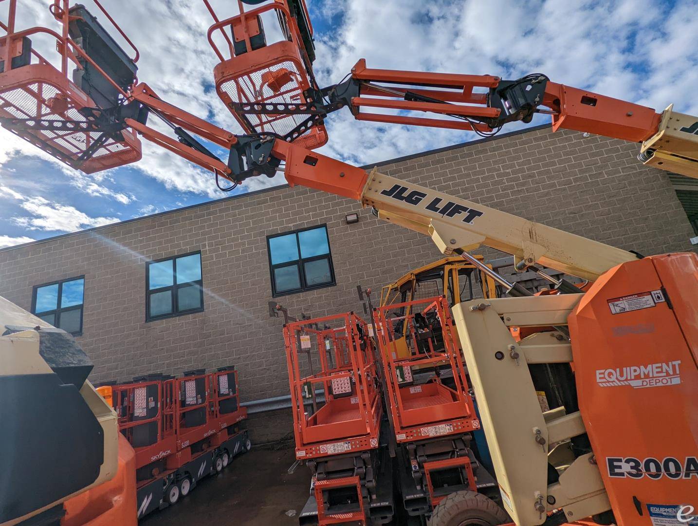 2015 JLG E300AJPN