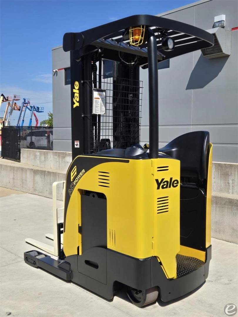 2019 Yale NR045EB