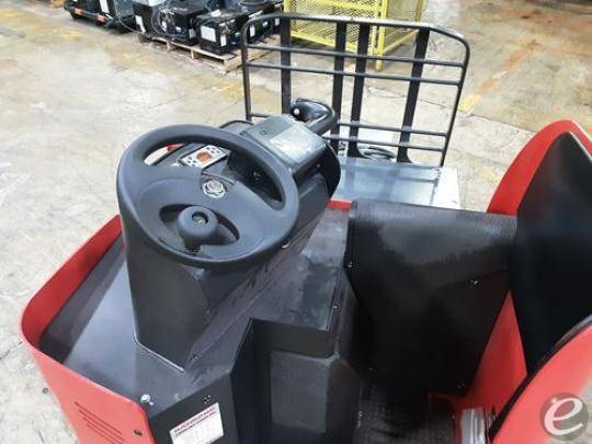 2019 Raymond 8900