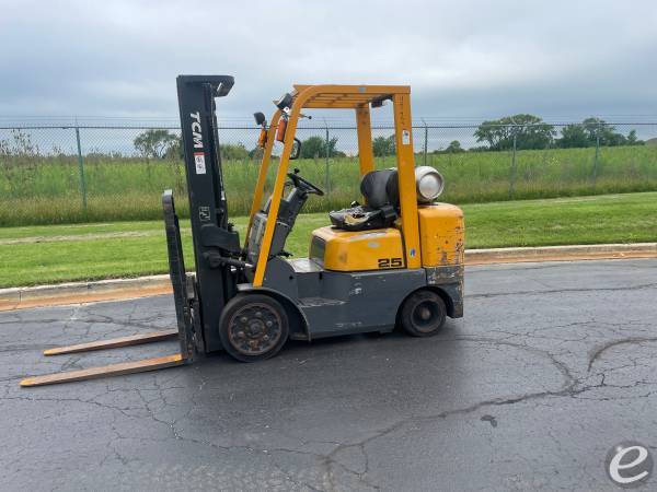 2004 TCM FCG25-3HL LP Gas Forklift