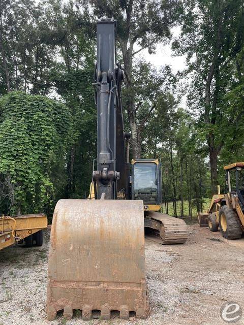 2015 John Deere 210G LC