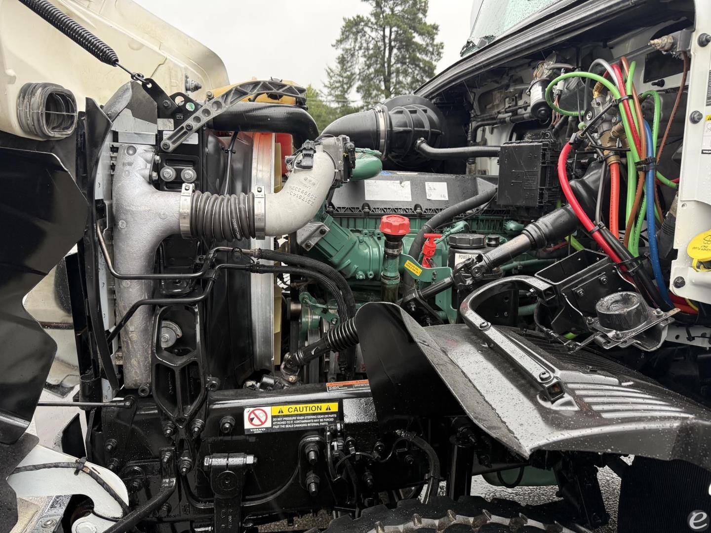 2022 Volvo VHD84F200