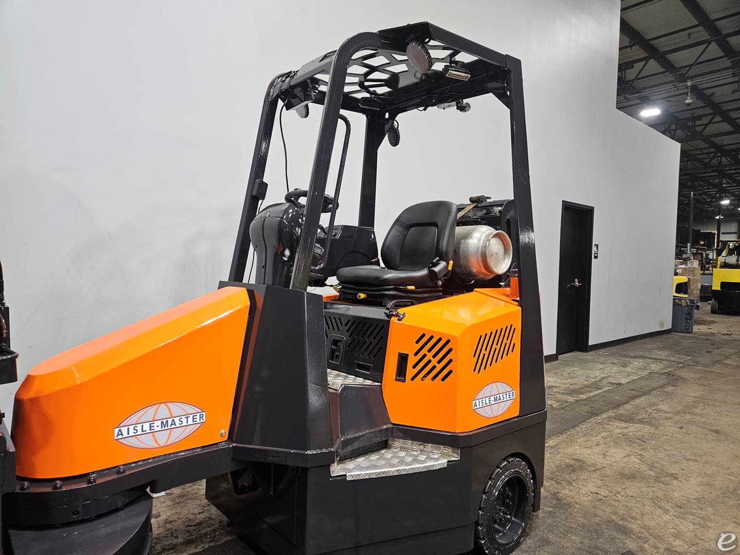 2015 Aisle-Master 44S
