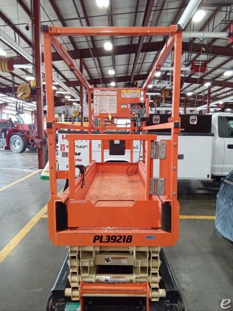 2021 JLG R1932i