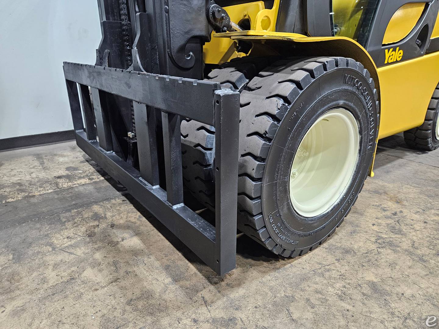 2017 Yale GDP120VX