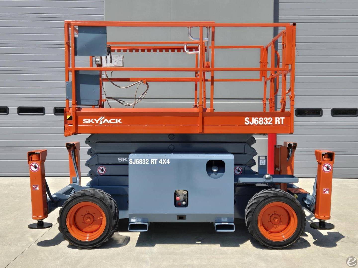 2015 Skyjack SJ6832RT Dual Fuel Sci...