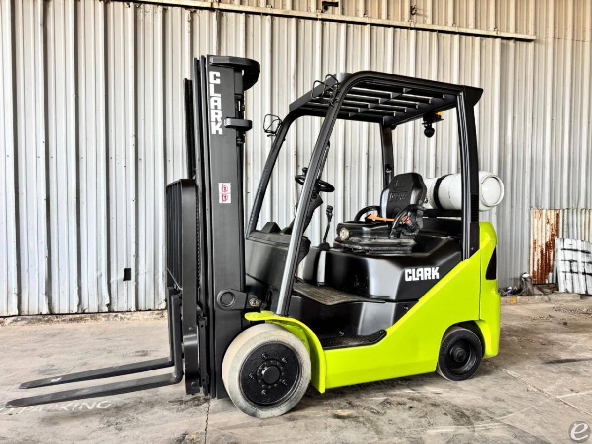 2018 Clark S25CL