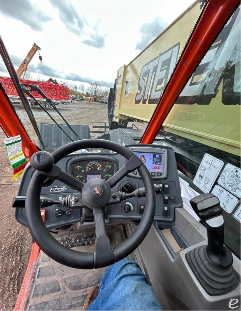 2022 JLG 1255