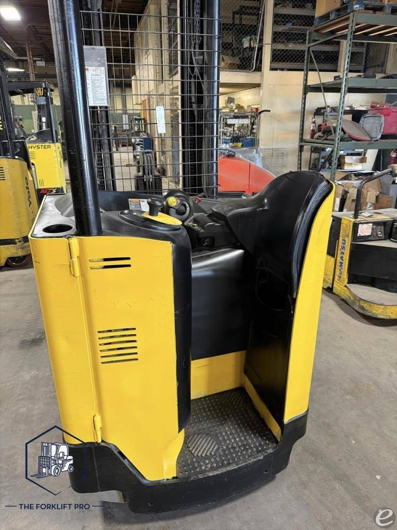 2018 Yale NR045EB