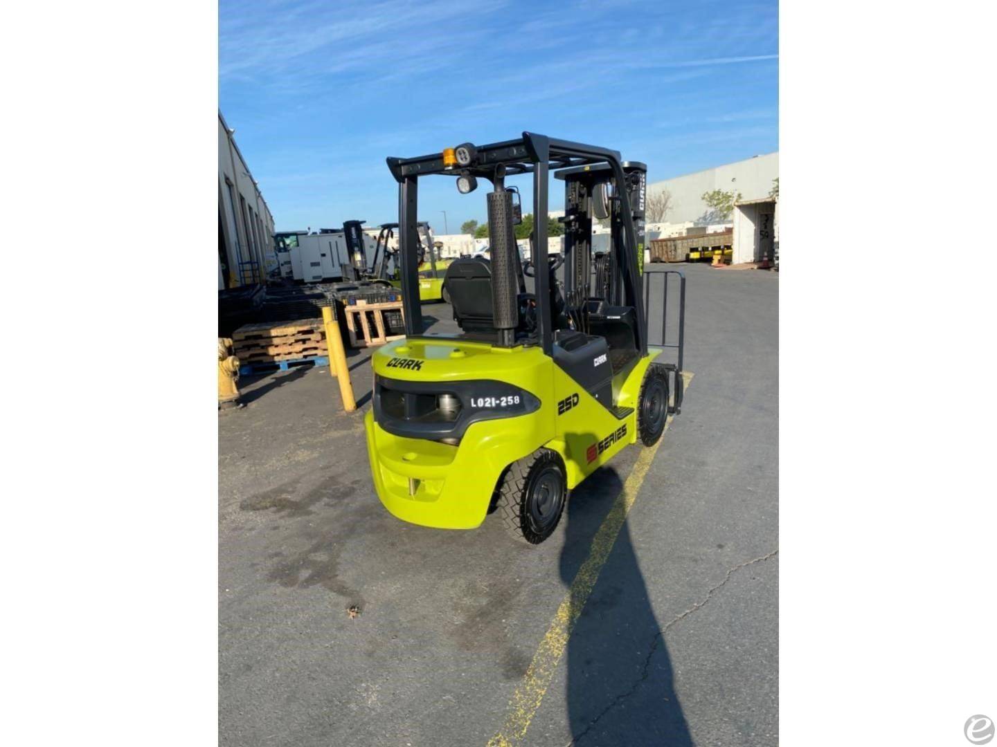 2022 Clark S25D