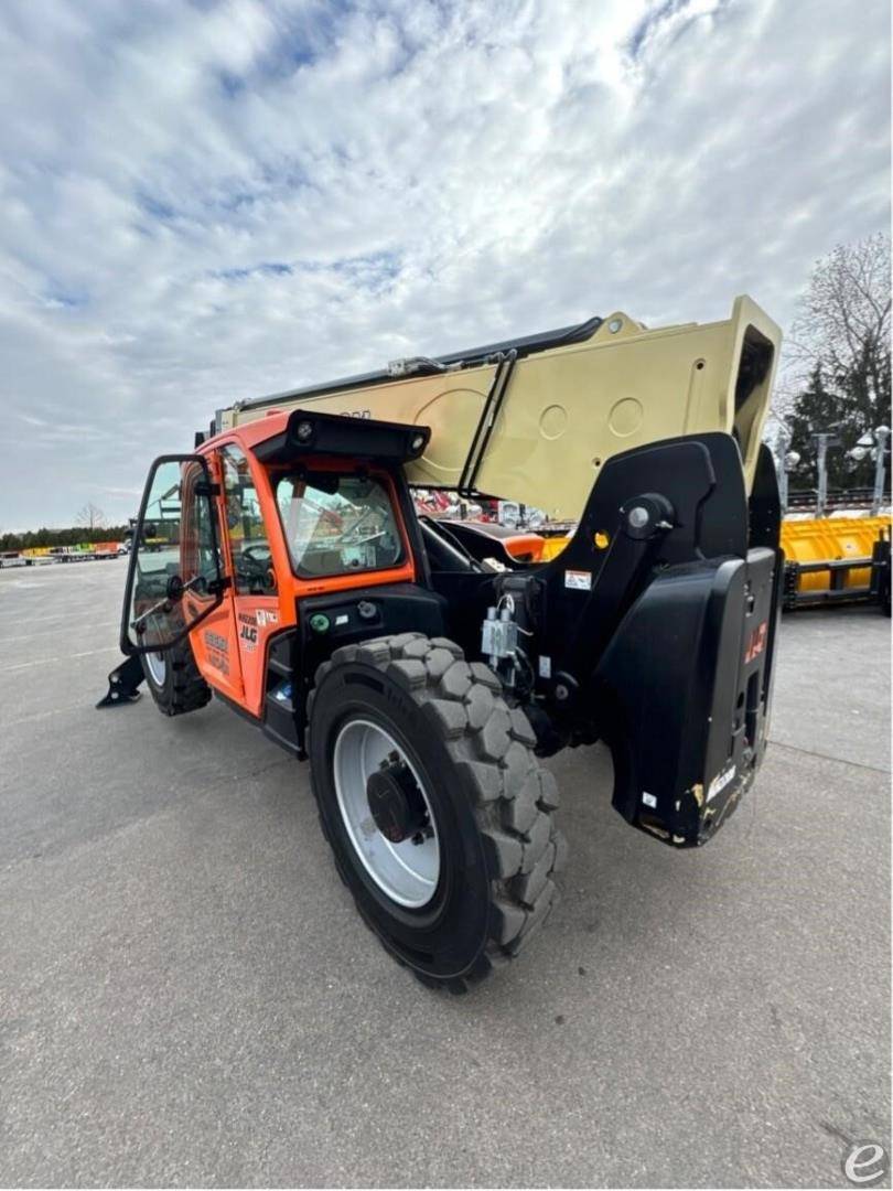 2022 JLG 1255