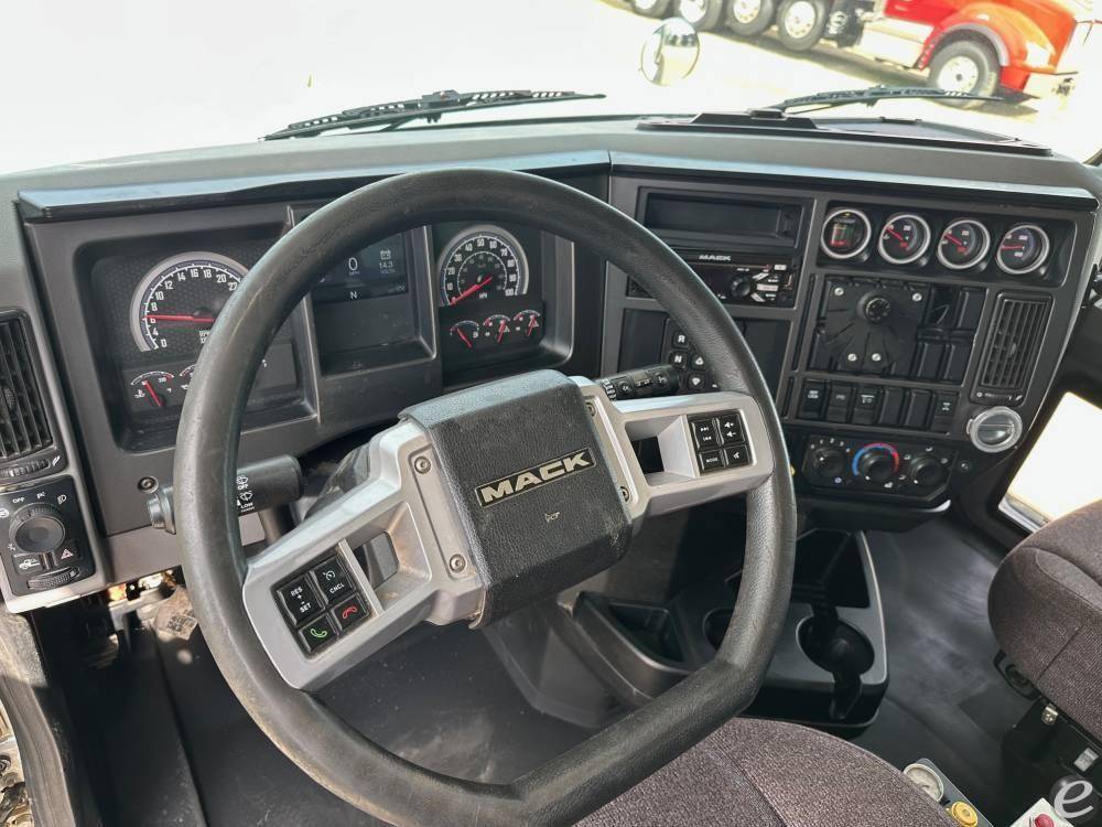 2020 Mack GRANITE 84FR