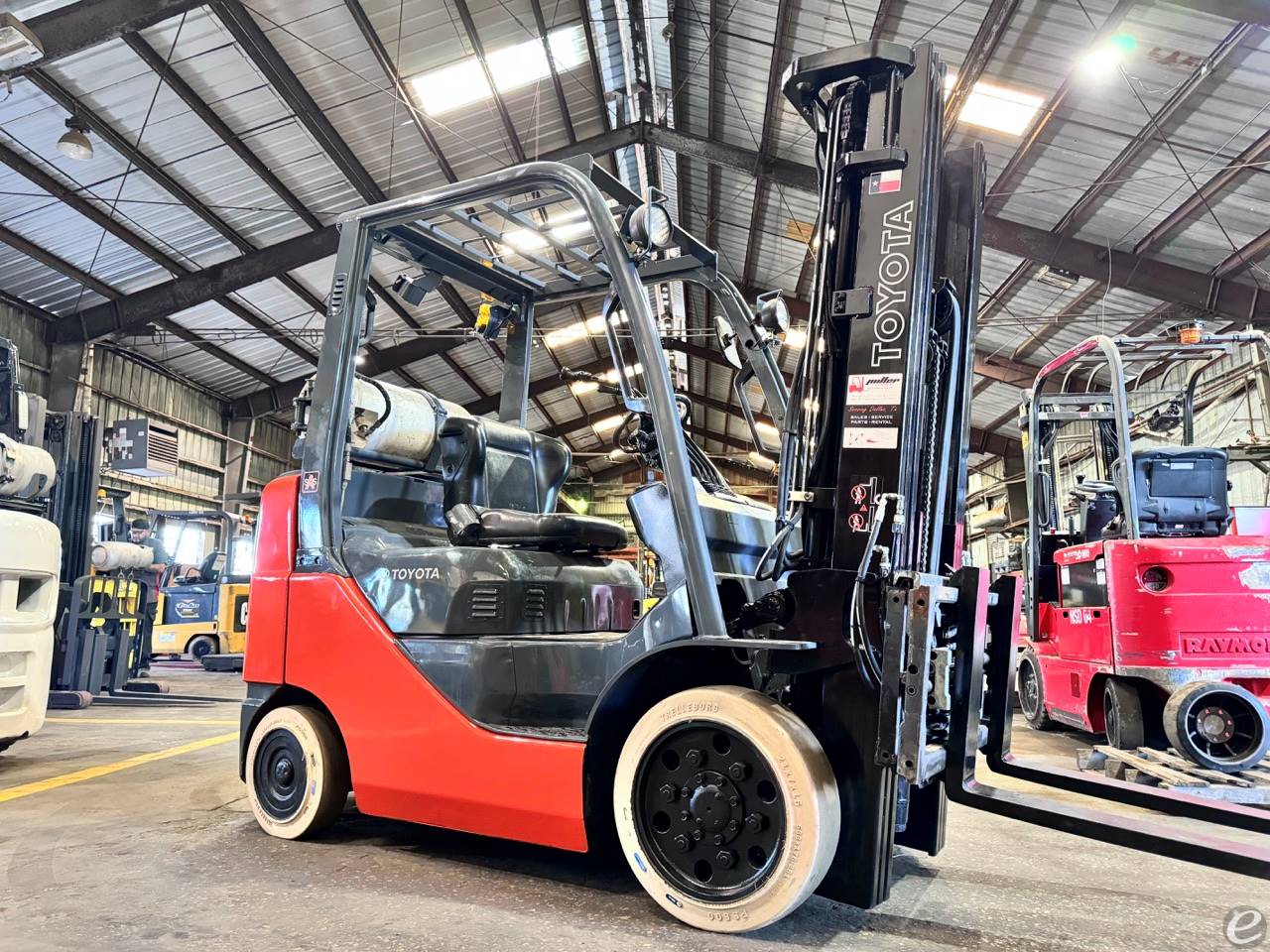 2013 Toyota 8FGCU25 LP Gas Forklift...
