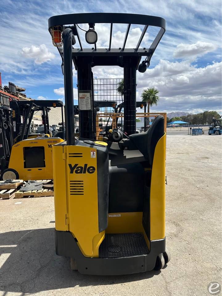 2019 Yale NR045EB