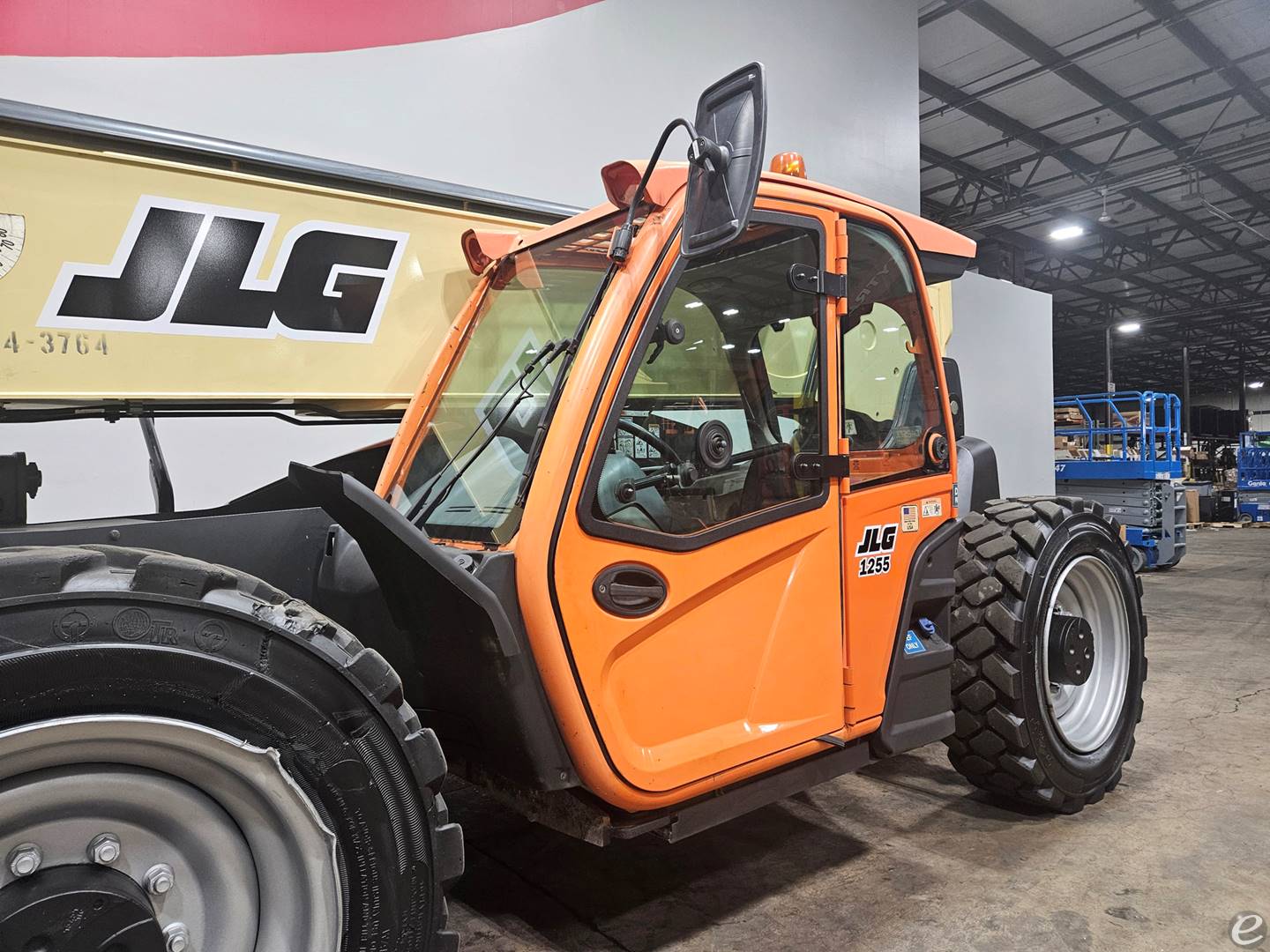 2017 JLG 1255