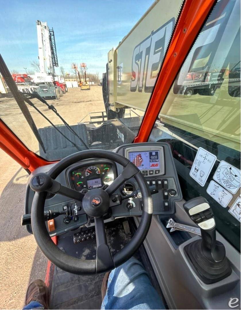 2022 JLG 1255