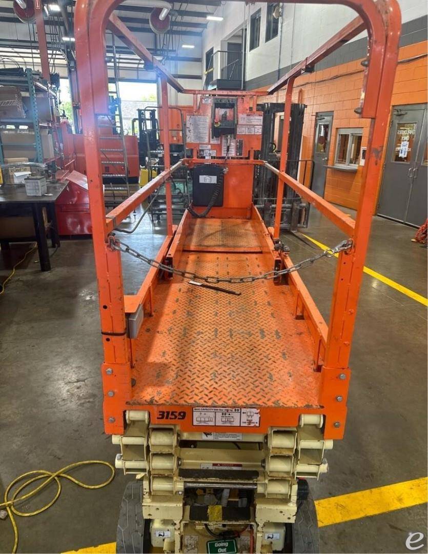 2017 JLG 1930ES
