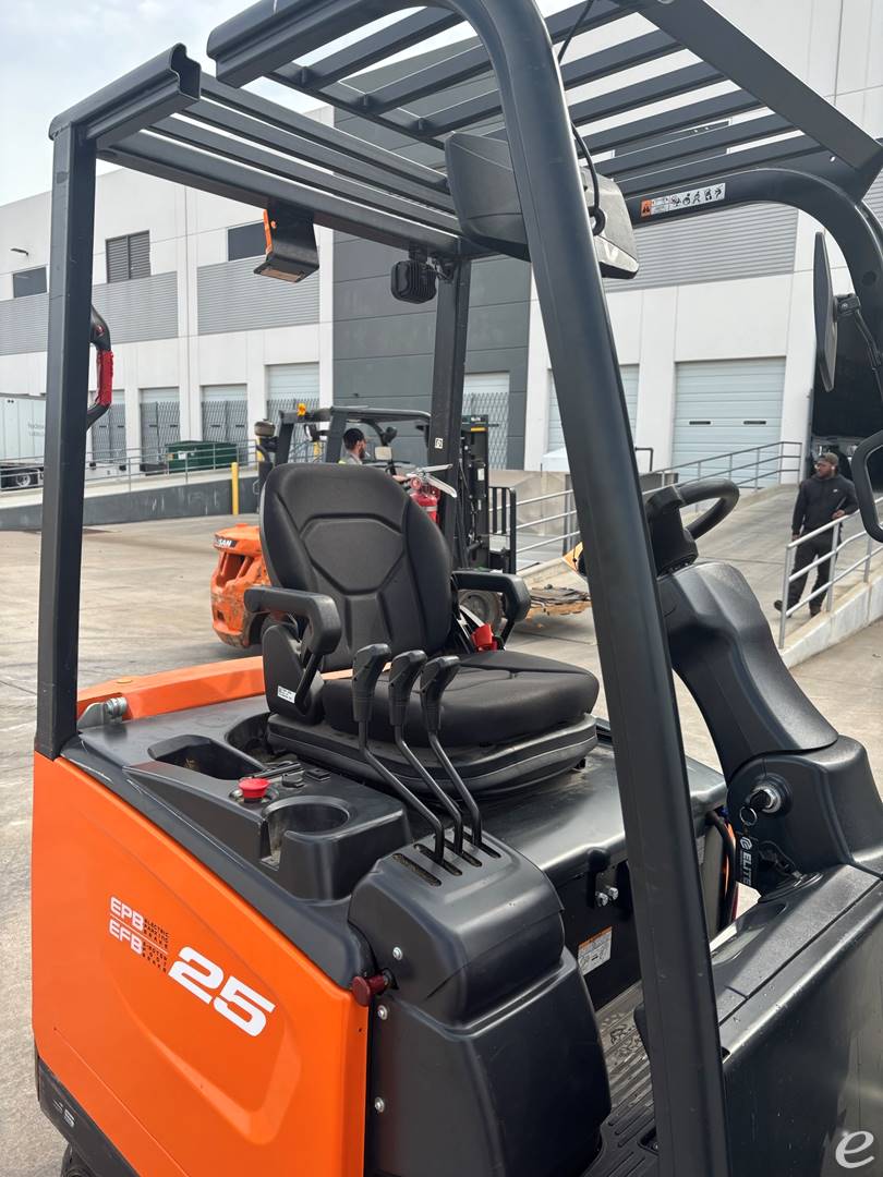 2022 Doosan BC25S-7