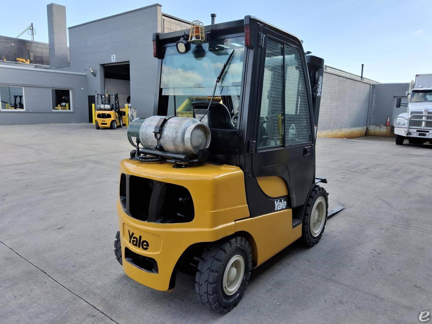 2016 Yale GLP050VX