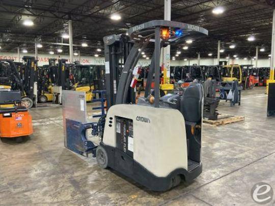 2023 Crown RC5735-35