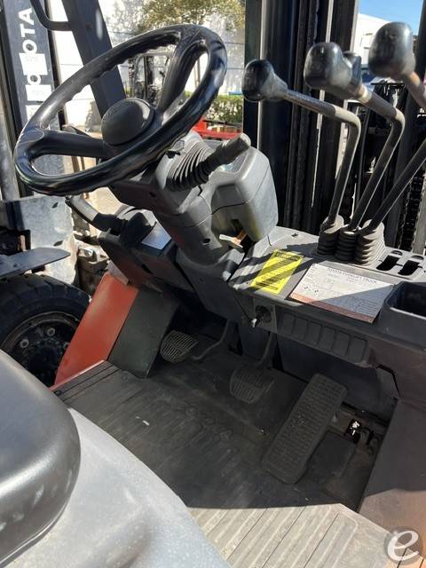 2004 Toyota 7FGCU70